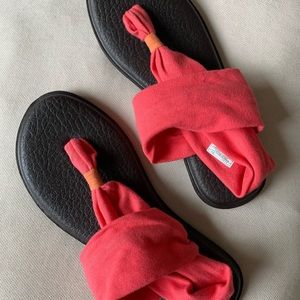 Sanuk Sandal, size 8, bright red